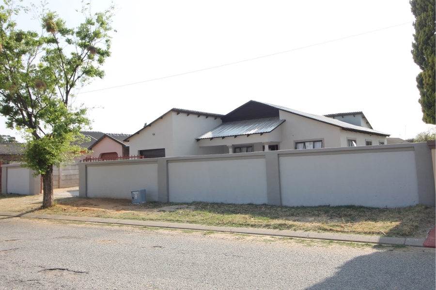 3 Bedroom Property for Sale in Riebeeckstad Free State